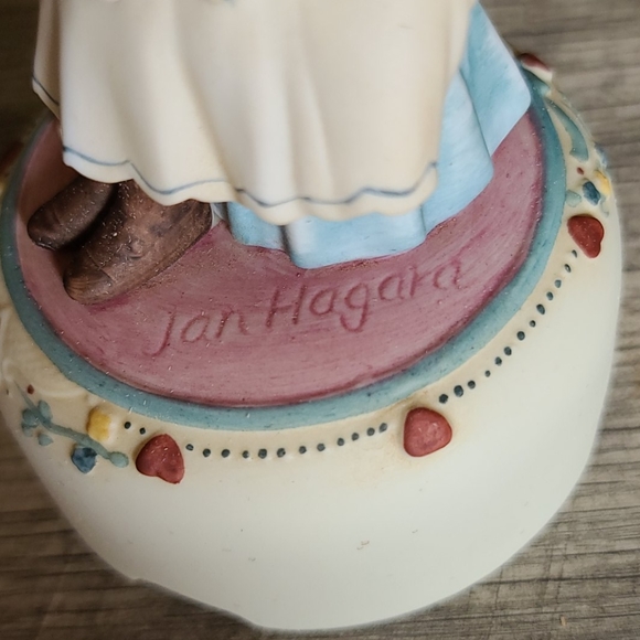 Jan Hagara ceramic music box figurine - Picture 2 of 6